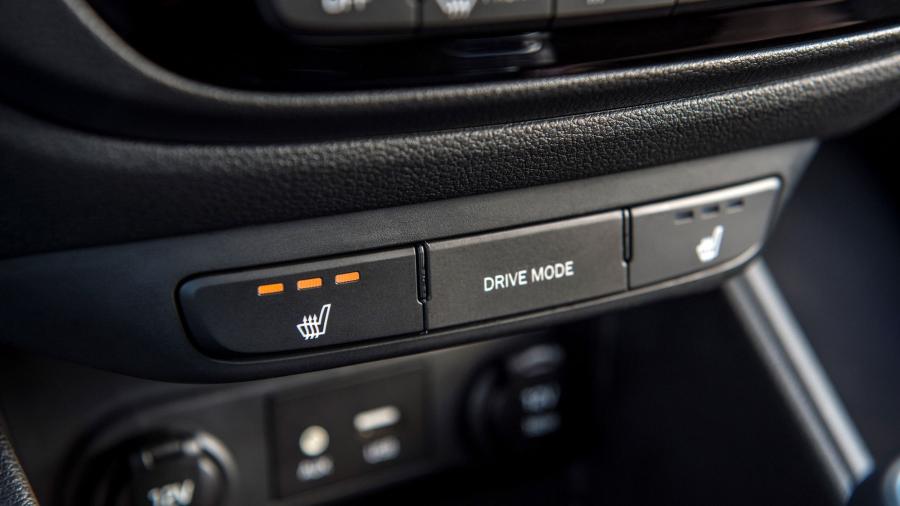 Детали интерьера Hyundai Accent 2017 года  (NA) (фото 25 из 63)